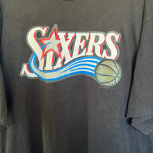 Load image into Gallery viewer, Philadelphia 76ers Logo T-Shirt (XXL)
