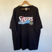 Load image into Gallery viewer, Philadelphia 76ers Logo T-Shirt (XXL)
